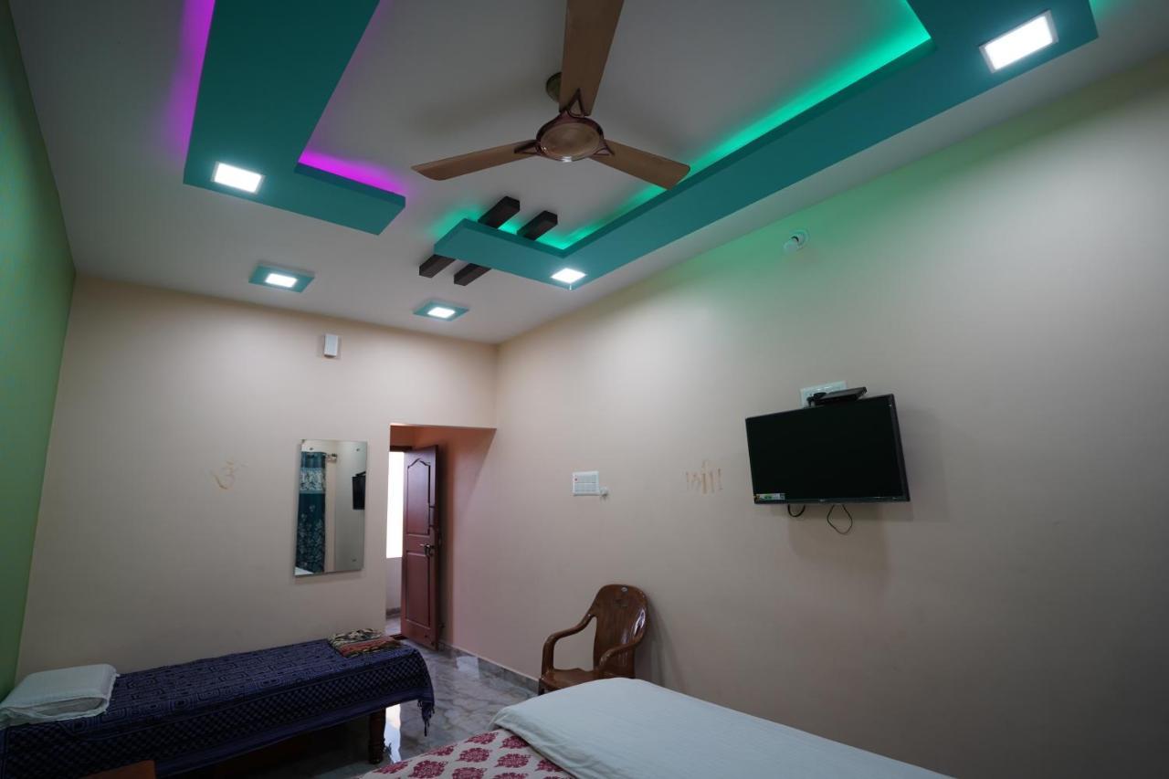 Akash Homestay 亨比 外观 照片
