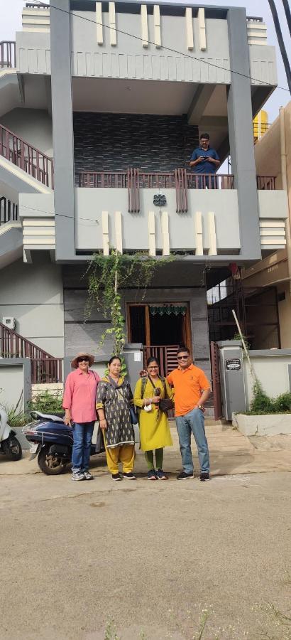 Akash Homestay 亨比 外观 照片