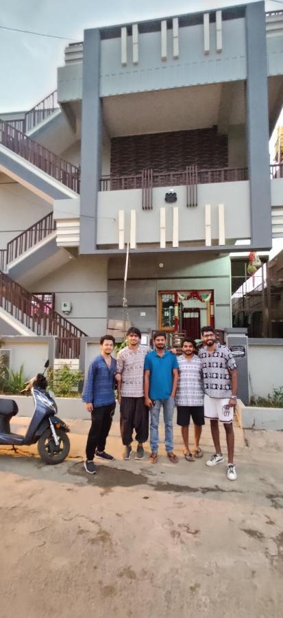 Akash Homestay 亨比 外观 照片